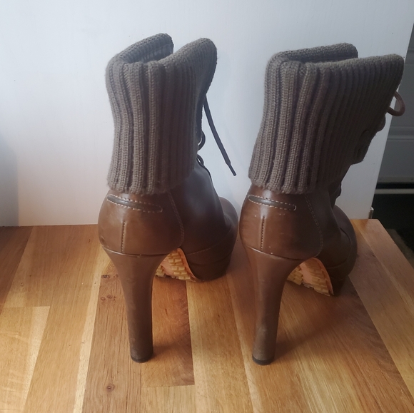 Gucci Lace-up Ankle Booties - Picture 3 of 11